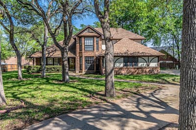 8808 Sylvan Court, Fort Worth TX 76120