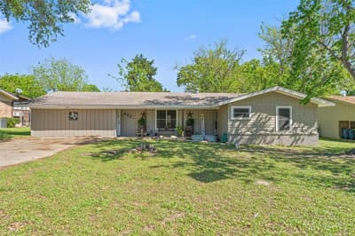 602 Colonial Drive, Athens TX 75751