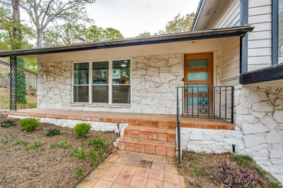 2705 Black Oak Lane, Arlington TX 76012 - Photo 3