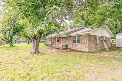 904 SHERMAN Street, Tioga TX 76271 - Photo 5