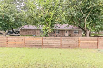 904 SHERMAN Street, Tioga TX 76271 - Photo 4