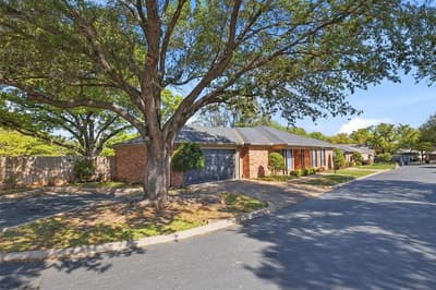 3824 Brookhaven Circle, Fort Worth TX 76109