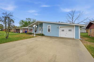704 Abney Street, Whitesboro TX 76273 - Photo 2