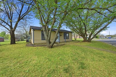 600 E South Street, Whitesboro TX 76273 - Photo 2