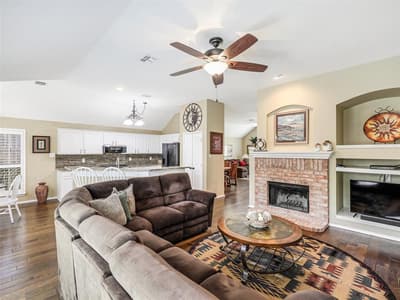 10717 Brandenberg Drive, Frisco TX 75035 - Photo 5