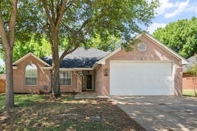 1221 Highcrest Drive, Burleson TX 76028