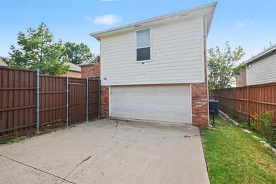 2406 Manchester Drive, Carrollton TX 75006 - Photo 5