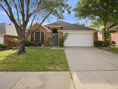 2101 Oak Manor Drive, Bedford TX 76021