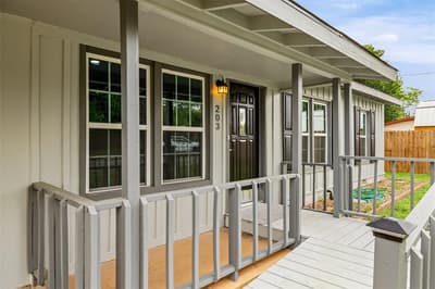 203 S Lancaster Street, Granbury TX 76048