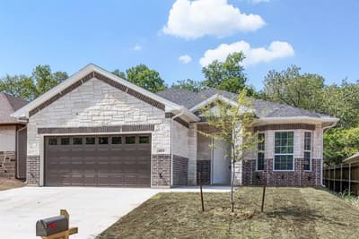 413 Henderson Street, Bonham TX 75418