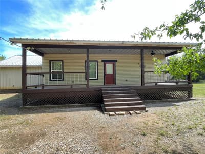 2110 County Road 1220, Savoy TX 75479