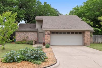 4909 Queen Court, Fort Worth TX 76103