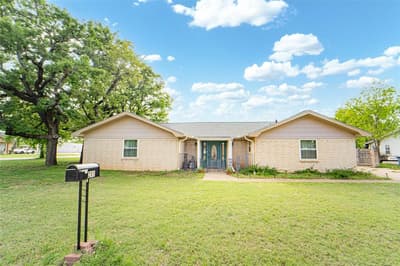 201 Westwood Street, Breckenridge TX 76424