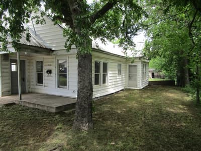 1812 8th Street, Brownwood TX 76801 - Photo 2