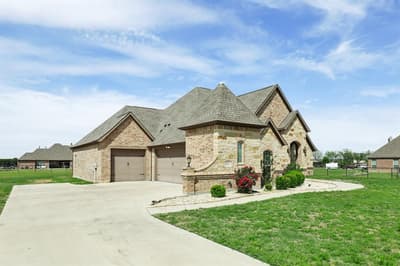 1020 Jesse James Lane, Springtown TX 76082 - Photo 4