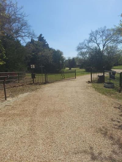 224 CR 290, Collinsville TX 76233 - Photo 2