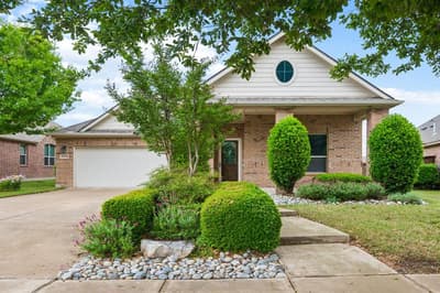 1208 Isabella Lane, Savannah TX 76227