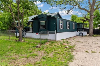 211 Kickapoo Trail, Weatherford TX 76087 - Photo 2