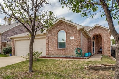 805 E Huitt Lane, Euless TX 76040
