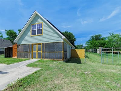 10906 Shady Oaks Drive, Runaway Bay TX 76426