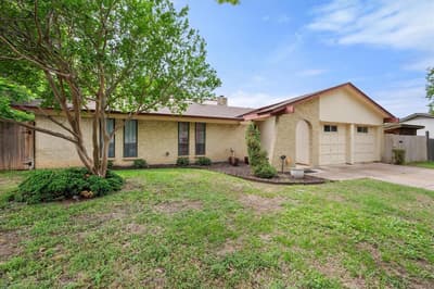 802 Crest Oak Court, Arlington TX 76012