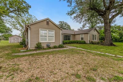 914 Griffith Avenue, Terrell TX 75160 - Photo 2