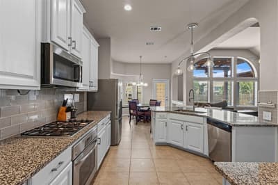 973 Tara Drive, Burleson TX 76028 - Photo 5