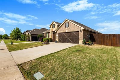 1109 Wheatland Terrace, Waxahachie TX 75165 - Photo 2