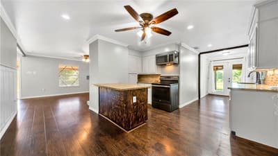 1542 W Reindeer Road, Lancaster TX 75146