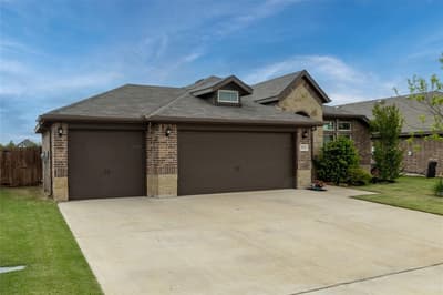 2525 Silver Fox Trail, Weatherford TX 76087 - Photo 2