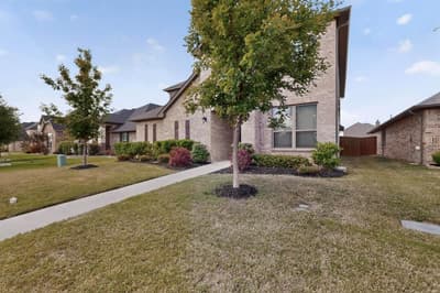 73 River Oaks Boulevard, Waxahachie TX 75165 - Photo 4