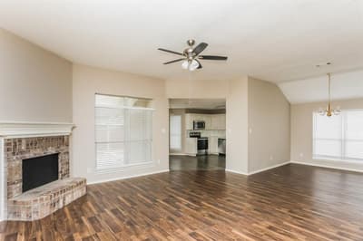 346 Mesquite Hill Drive, Arlington TX 76002 - Photo 2