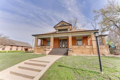 210 W Elm Street, Winnsboro TX 75494