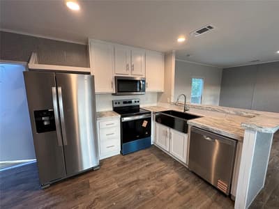 2225 WOODVIEW Trail, Granbury TX 76048 - Photo 2