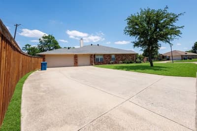 7218 Compass Point Drive, Rowlett TX 75089 - Photo 2