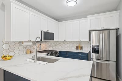 209 Cimarron Trail # 6, Irving TX 75063