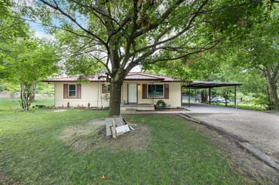 571 S 1st Street, Point TX 75472