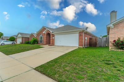 7404 Grass Valley Trail, Fort Worth TX 76123 - Photo 2
