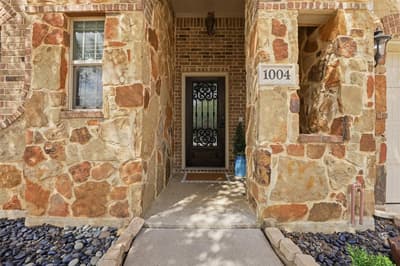 1004 Tara Drive, Burleson TX 76028 - Photo 4