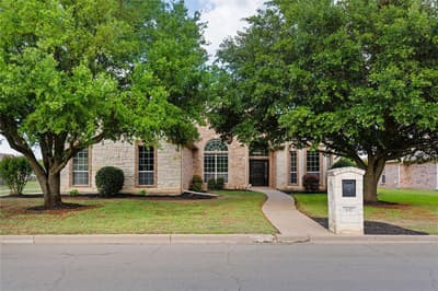 937 Queen Elizabeth Drive, McGregor TX 76657 - Photo 2