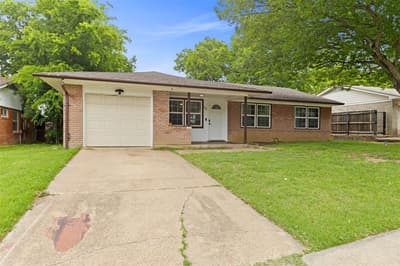 434 W Phillips Court, Grand Prairie TX 75051