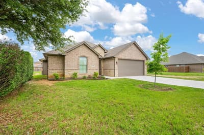 1707 Lakeway Drive, Cleburne TX 76033