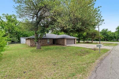 100 Pecan Circle, Trenton TX 75490