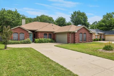 1263 Wendy Court, Kennedale TX 76060