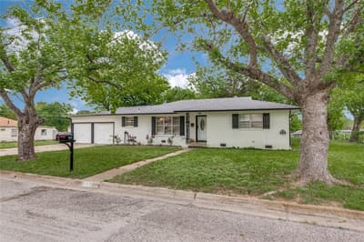 501 Lindsey Street, Bowie TX 76230