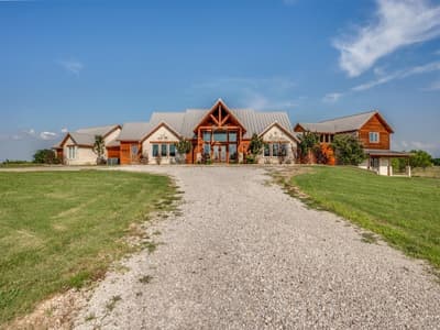 2250 Morrow Road, Valley View TX 76272