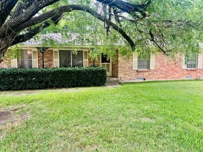 1326 E Sherman Drive, Denton TX 76209