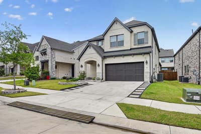 2512 Four Roses Drive, Lewisville TX 75056 - Photo 2