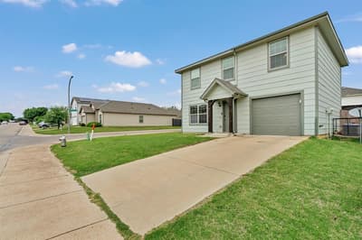 1501 Sierra Estate Trail, Fort Worth TX 76119 - Photo 2