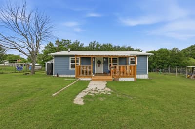767 E Barry Street, Reno TX 76020